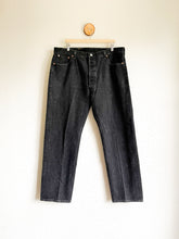 Load image into Gallery viewer, Vintage Levi&#39;s 501 Jeans - 40&quot; Waist
