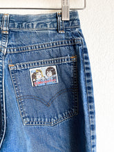 Load image into Gallery viewer, Vintage Levi&#39;s Owner&#39;s Favorite Pair Jeans - 25&quot; Waist
