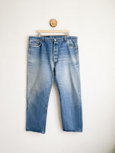 Load image into Gallery viewer, Vintage Levi&#39;s 501xx Jeans - 42&quot; Waist
