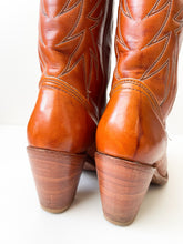 Load image into Gallery viewer, Vintage Dingo Boots
