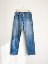 Load image into Gallery viewer, Vintage Levi&#39;s 501 Jeans - 32.5&quot; Waist
