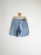 Load image into Gallery viewer, Vintage Levi&#39;s 550 Jean Shorts - 30&quot; Waist
