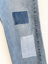 Load image into Gallery viewer, Vintage Levi&#39;s Jeans with Denim Patchwork Detail - 32&quot; Waist
