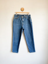 Load image into Gallery viewer, Vintage Levi&#39;s 512 Jeans - 35&quot; Waist
