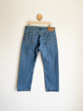 Load image into Gallery viewer, Vintage Levi&#39;s 501 Jeans - 35&quot; Waist

