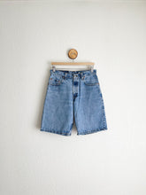 Load image into Gallery viewer, Vintage Levi&#39;s 560 Jean Shorts - 29.5&quot; Waist
