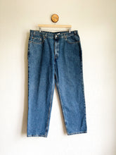 Load image into Gallery viewer, Vintage Levi&#39;s 550 Jeans - 40&quot; Waist
