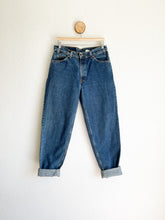 Load image into Gallery viewer, Vintage Levi&#39;s 560 Jeans - 32&quot; Waist
