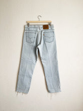 Load image into Gallery viewer, Levi&#39;s 505 VINTAGE Jeans - Select Your Size &amp; Wash
