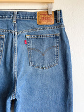 Load image into Gallery viewer, Vintage Levi&#39;s 512 Jeans - 35&quot; Waist
