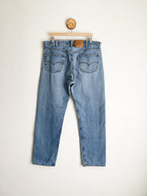 Load image into Gallery viewer, Vintage Levi&#39;s 501 Jeans - 39&quot; Waist

