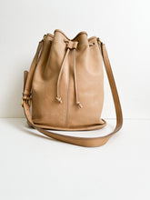 Load image into Gallery viewer, Vintage Coach Drawstring Sac
